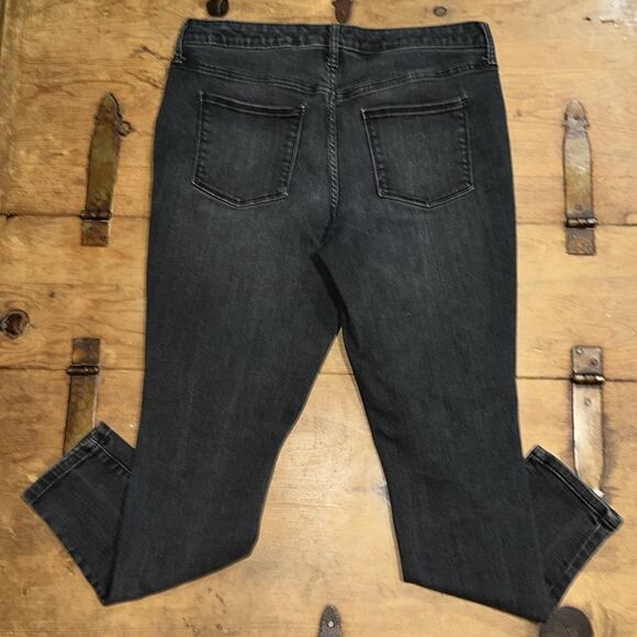 Woman’s Universal Threads High Rise Jeggings Size 12 - Picture 3 of 10